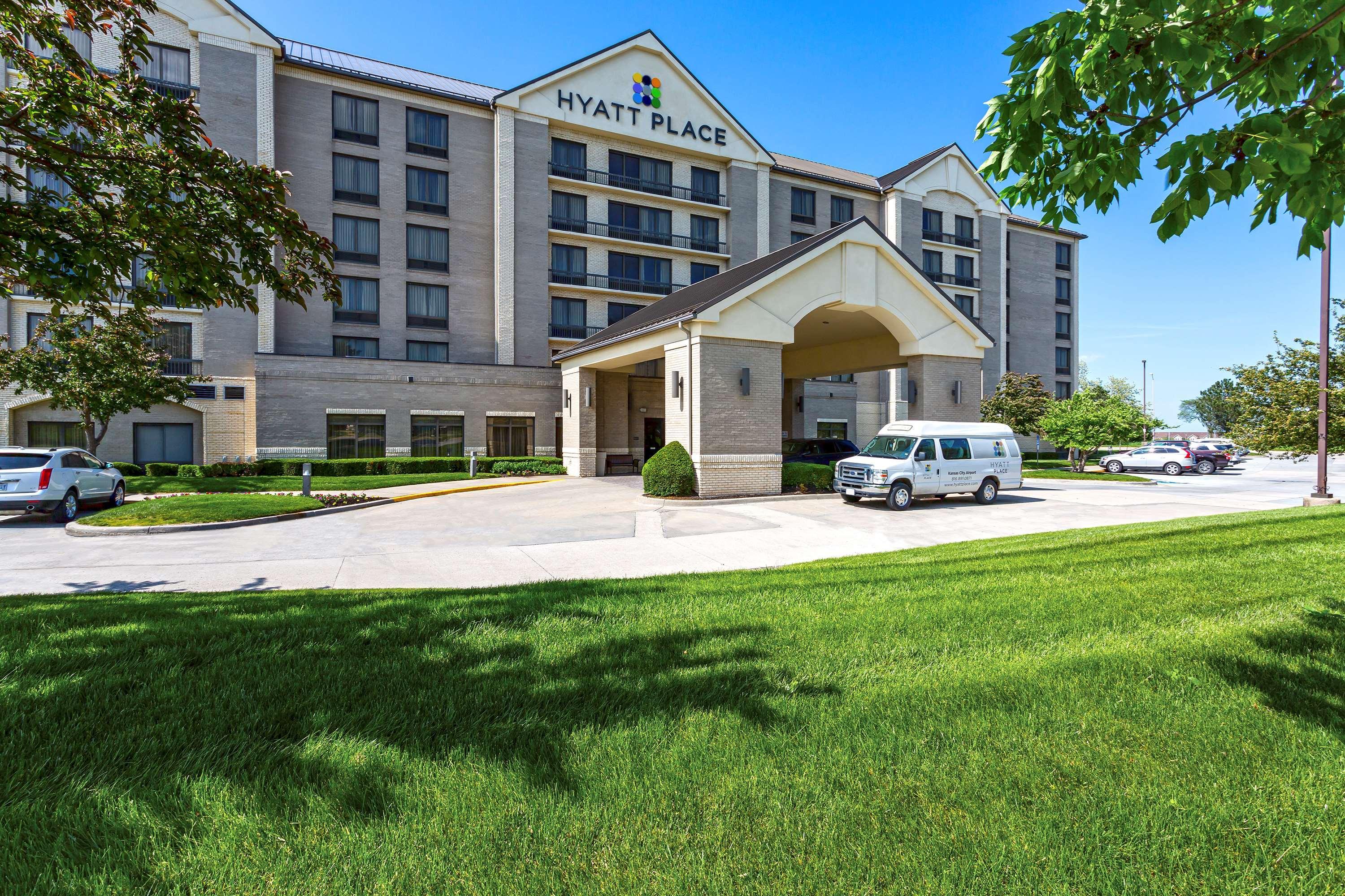 Wyndham Garden Kansas City Airport Exterior foto