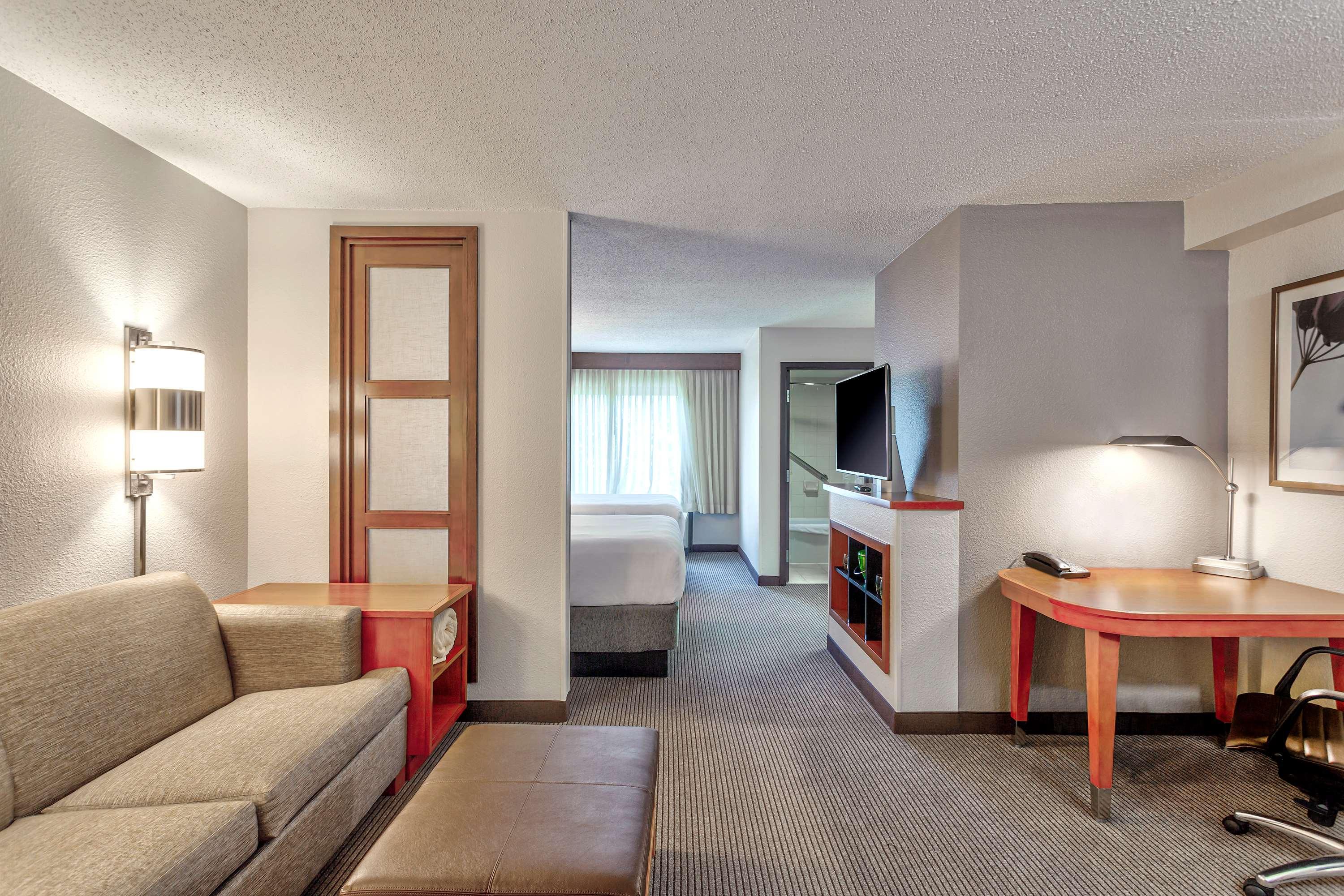 Wyndham Garden Kansas City Airport Exterior foto