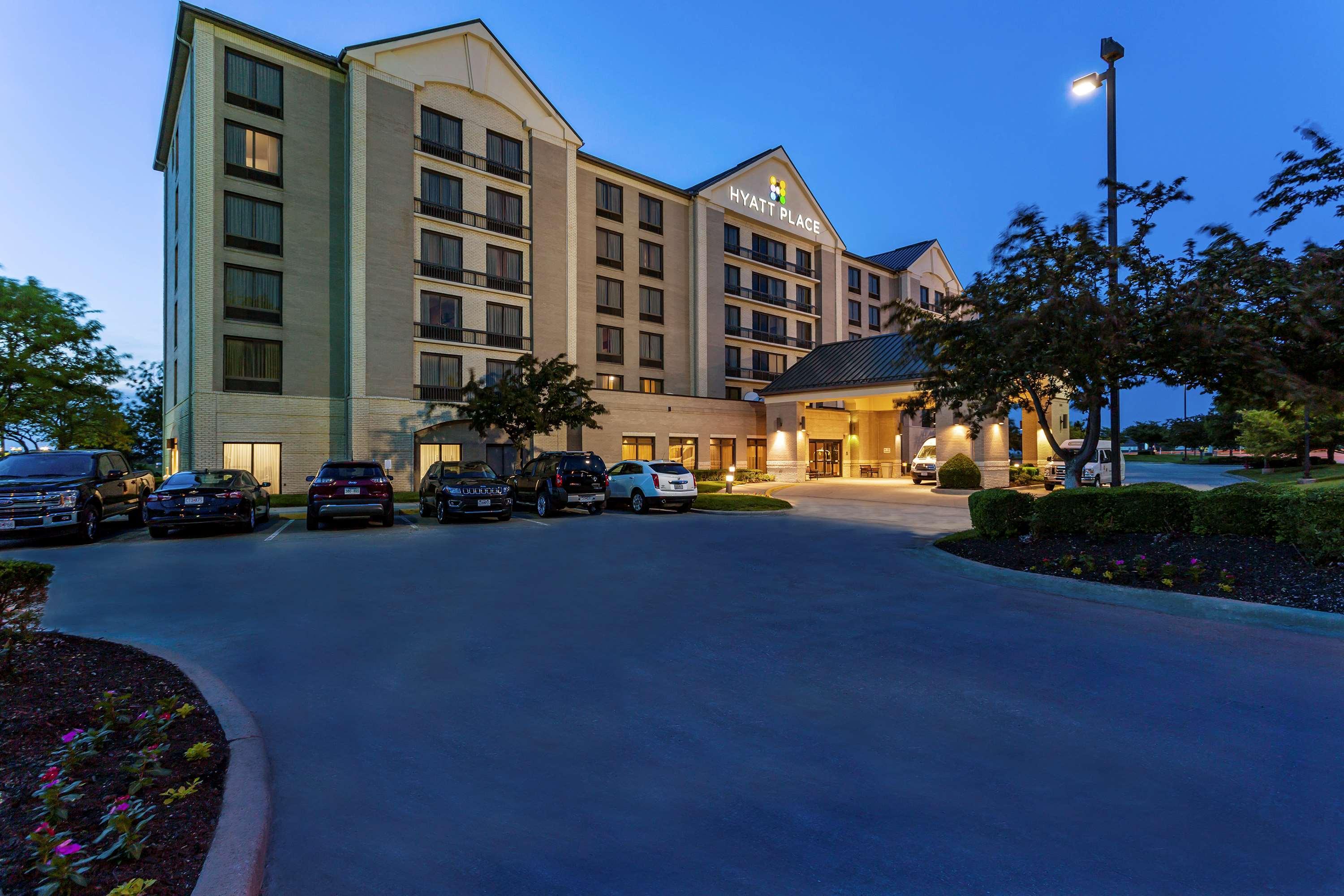 Wyndham Garden Kansas City Airport Exterior foto