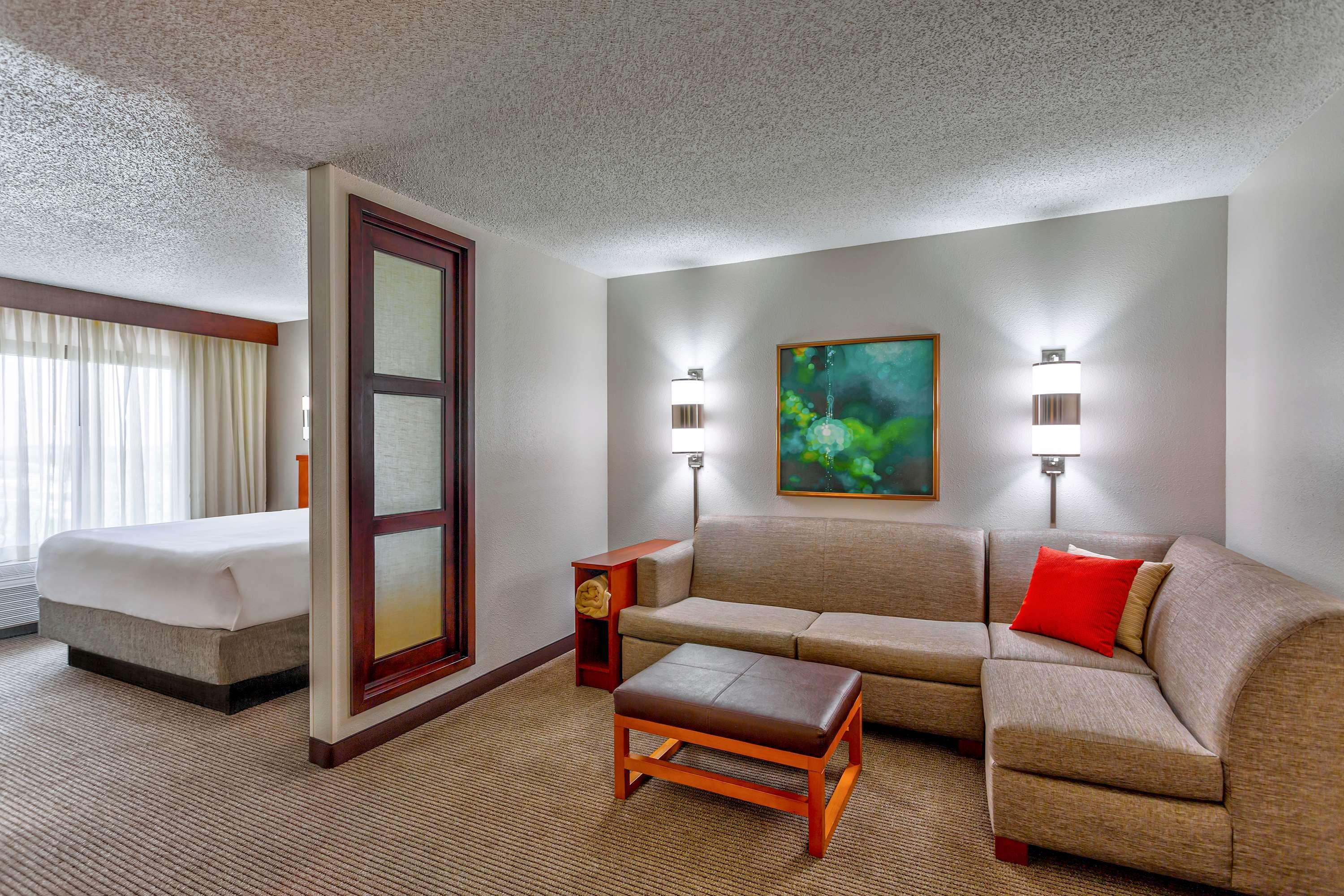 Wyndham Garden Kansas City Airport Exterior foto
